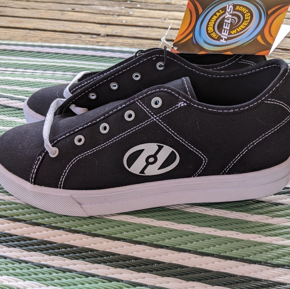 COPY - Adult Heelys NWT Men 10